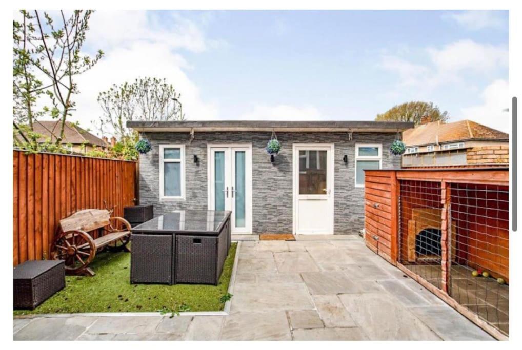 2 Bed - Walking Distance To Harry Potter Studio Watford  Eksteriør bilde