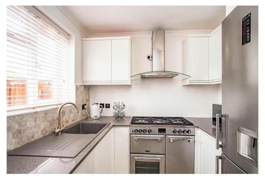 2 Bed - Walking Distance To Harry Potter Studio Watford  Eksteriør bilde